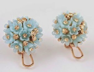 http://www.dresslily.com/pair-of-romantic-diamante-colored-flower-embellished-stud-earrings-for-women-product571106.html